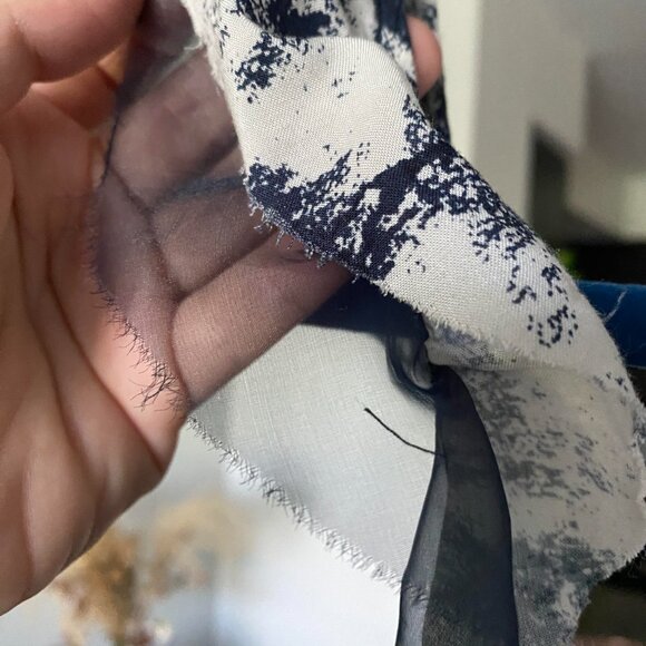 Moon River Blue and White Printed Ruffle Sleeve Maxi Dress Size L - Picture 8 of 8